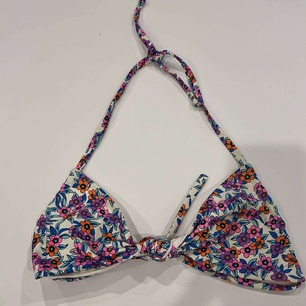 FRANKIES BIKINIS Gabe Floral Bikini Top In Flower Farm size small NWOT - Picture 2 of 4